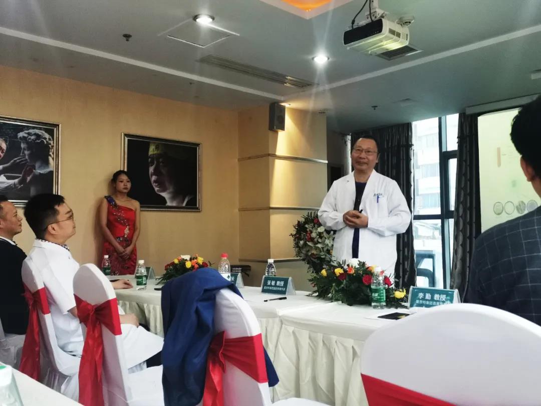 中山愛思特美容醫院有限公司脂肪移植專家張敏教授).jpg 中山愛思特美容醫院有限公司脂肪移植專家張敏教授).jpg