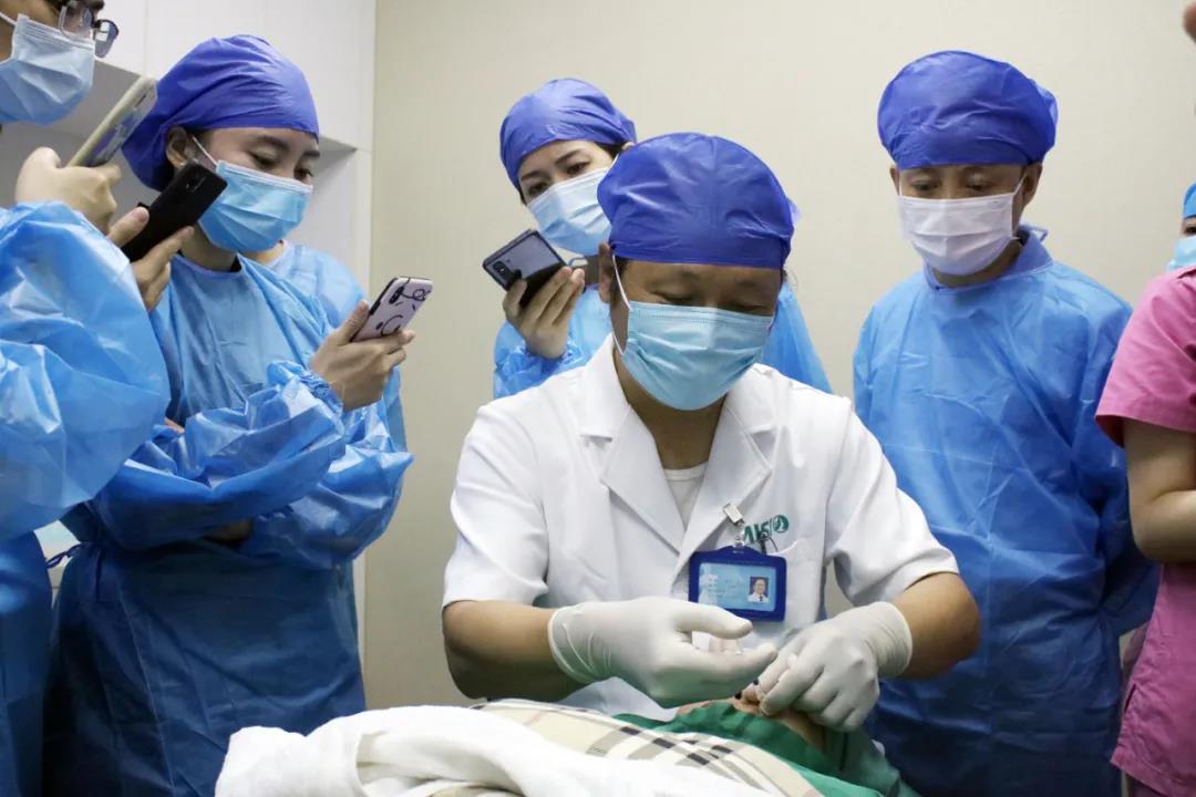 張敏教授現場示教——PPP治療.jpg 張敏教授現場示教——PPP治療.jpg