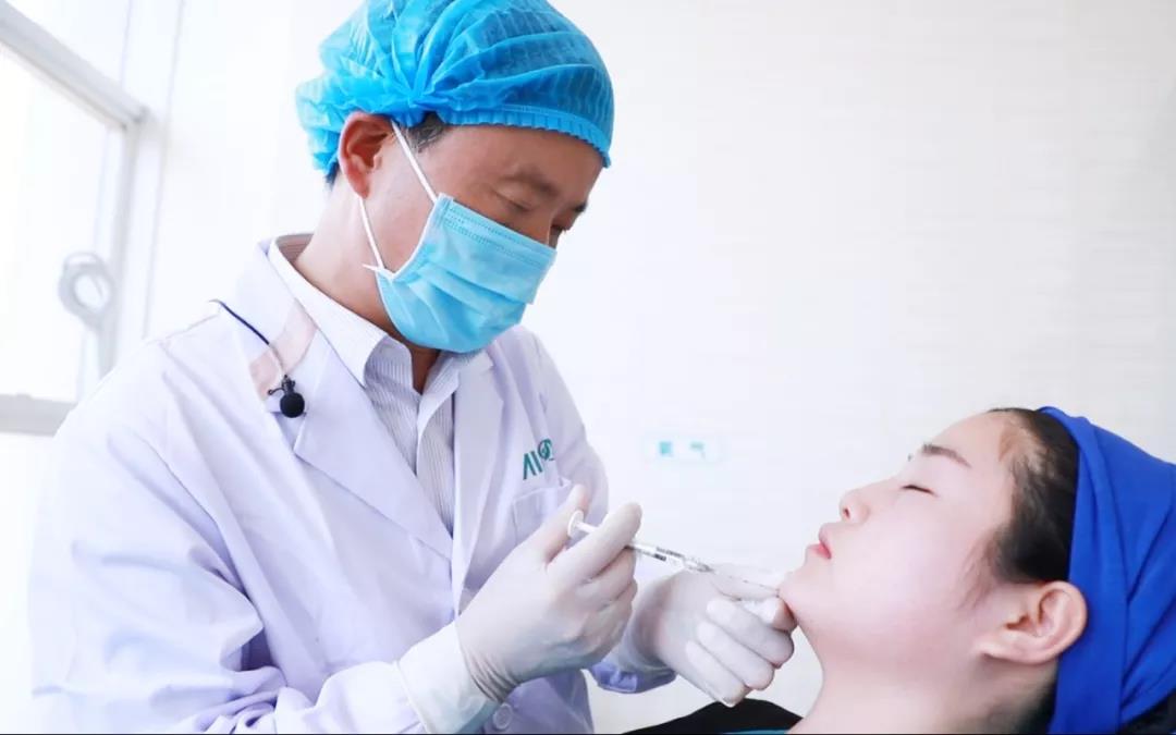 向(xiàng)才錦院長(cháng)實操演示.jpg 向(xiàng)才錦院長(cháng)實操演示.jpg