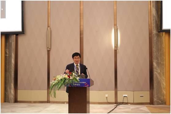 呂金陵教授進(jìn)行面(miàn)部年輕化創新技術分享.jpeg 呂金陵教授進(jìn)行面(miàn)部年輕化創新技術分享.jpeg